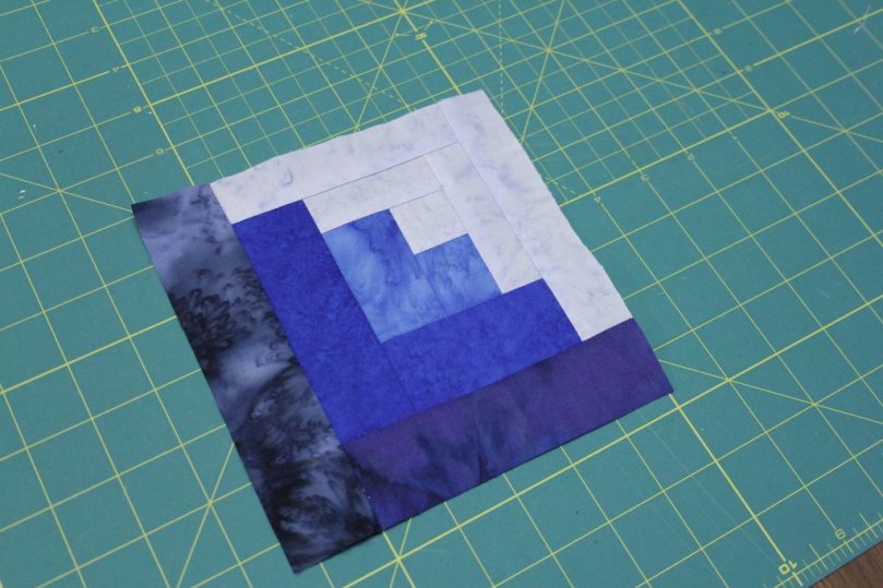 Curvy log cabin block